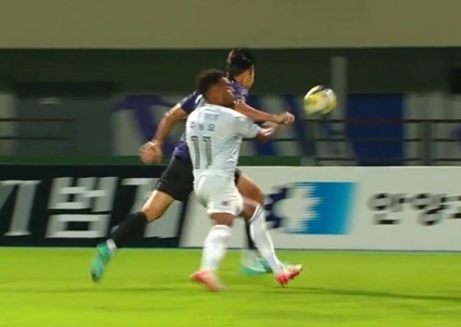 开云体育在线下载-K联赛官方撤销权敬原红牌，此前因涉嫌肘击遭直接罚下