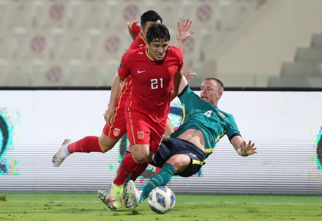 开云体育在线下载-四归化齐上阵助国足不败 洛国富特里式堵枪眼真拼