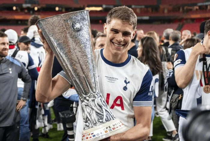 开云体育在线下载-巴萨锁定范德芬替代巴斯托尼，荷兰中卫或今夏加盟|巴塞罗那|热刺|亚历山德罗·巴斯托尼|托特纳姆热刺|国际米兰_新浪体育_新浪新闻